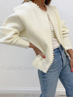 R&B | Strickjacke mit Perlenverzierungen und Fransigem Saum