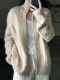 R&B | Modische und Minimalistische Winterjacke