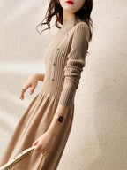 R&B | Kleid - Elegantes Rollkragen Strickkleid