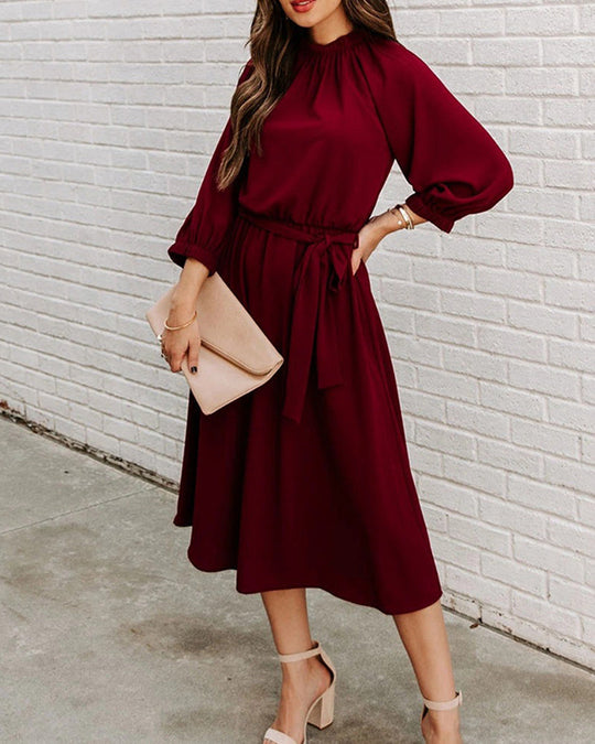 R&B | Einfarbiges Kleid mit Rundhalsausschnitt