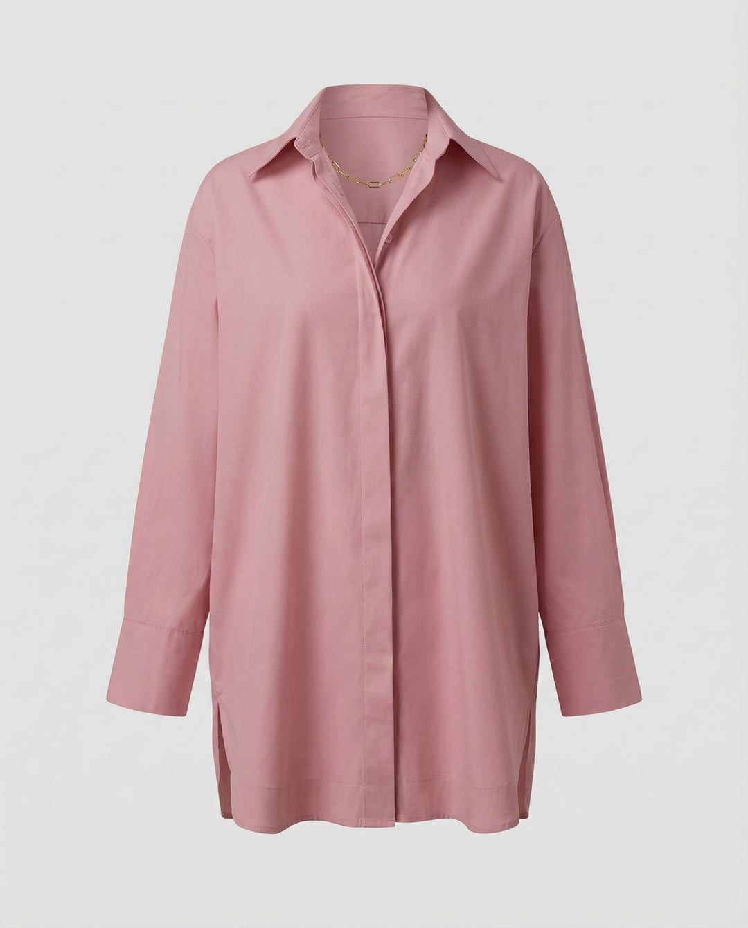 Stylisches Oversize-Shirt mit hochgekrempelten Ärmeln