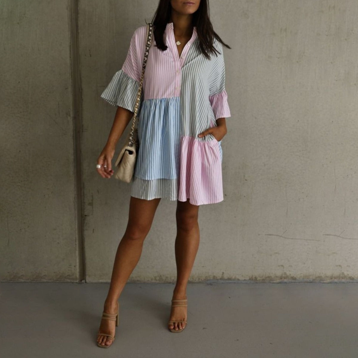 R&B | Gestreiftes Kleid mit kontrastierendem Print