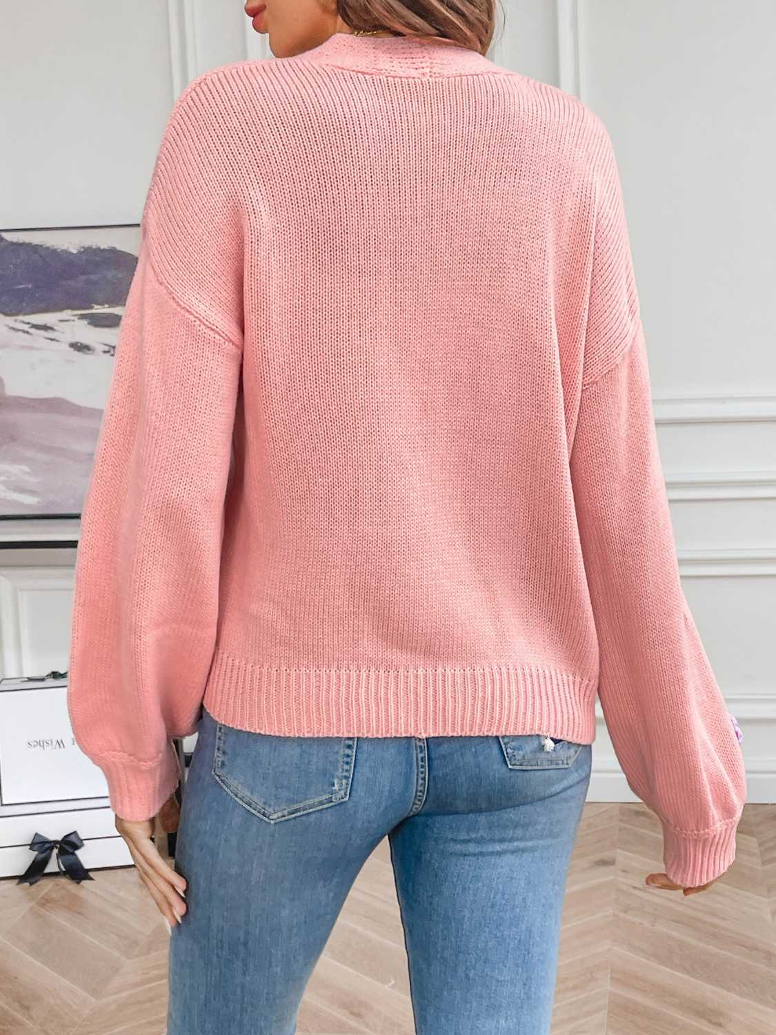 R&B | Strickcardigan mit Blütendetails Offene Vorderseite Feminin und Stylisch