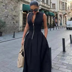 R&B | Ärmelloses Taillenkleid mit Rundhalsausschnitt