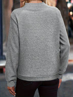 R&B | Leichtgewicht Pullover mit Knopfdetails Polyester Stilvoll und Praktisch
