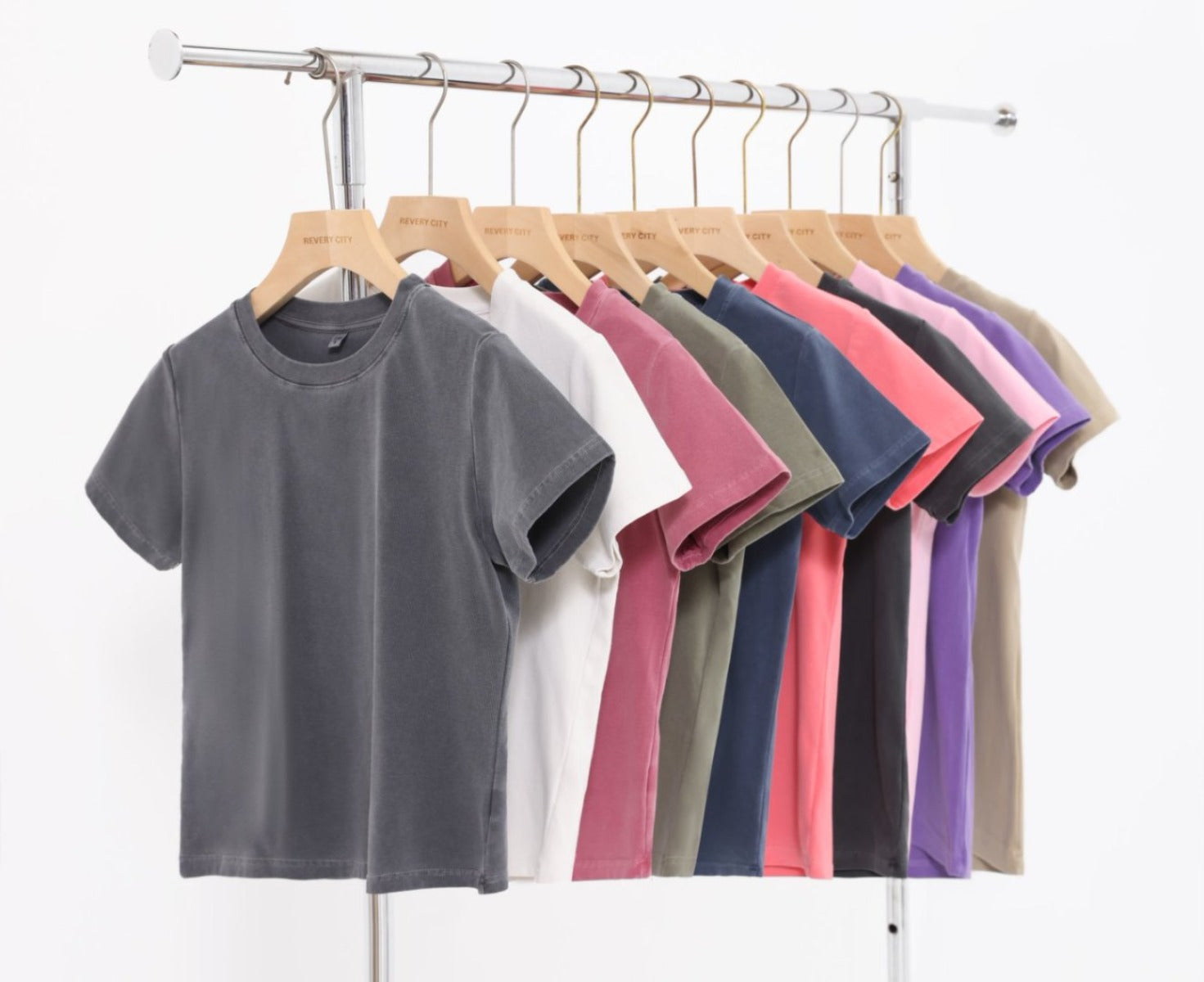 R&B | Schillerndes altes kurzes T-Shirt mit Färbung