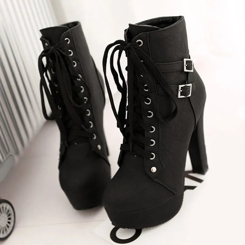 R&B | Schnürstiefel mit Gürtelschnalle