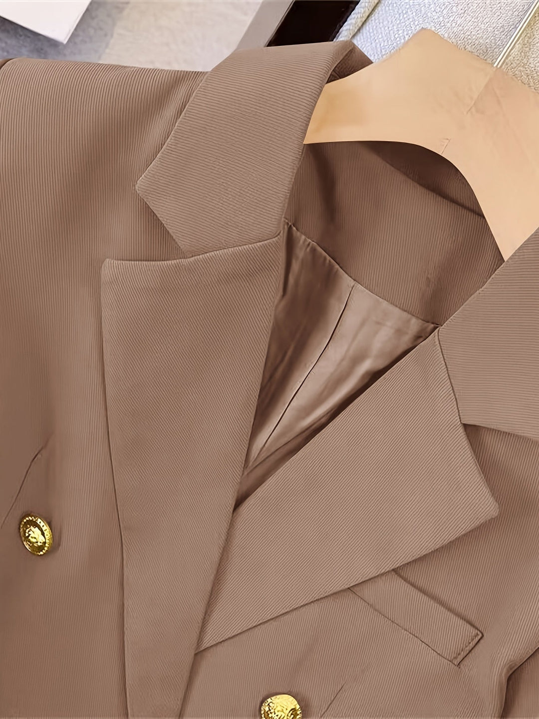 R&B | Eleganter Slim Fit Damenblazer Mit Goldenen Knöpfen