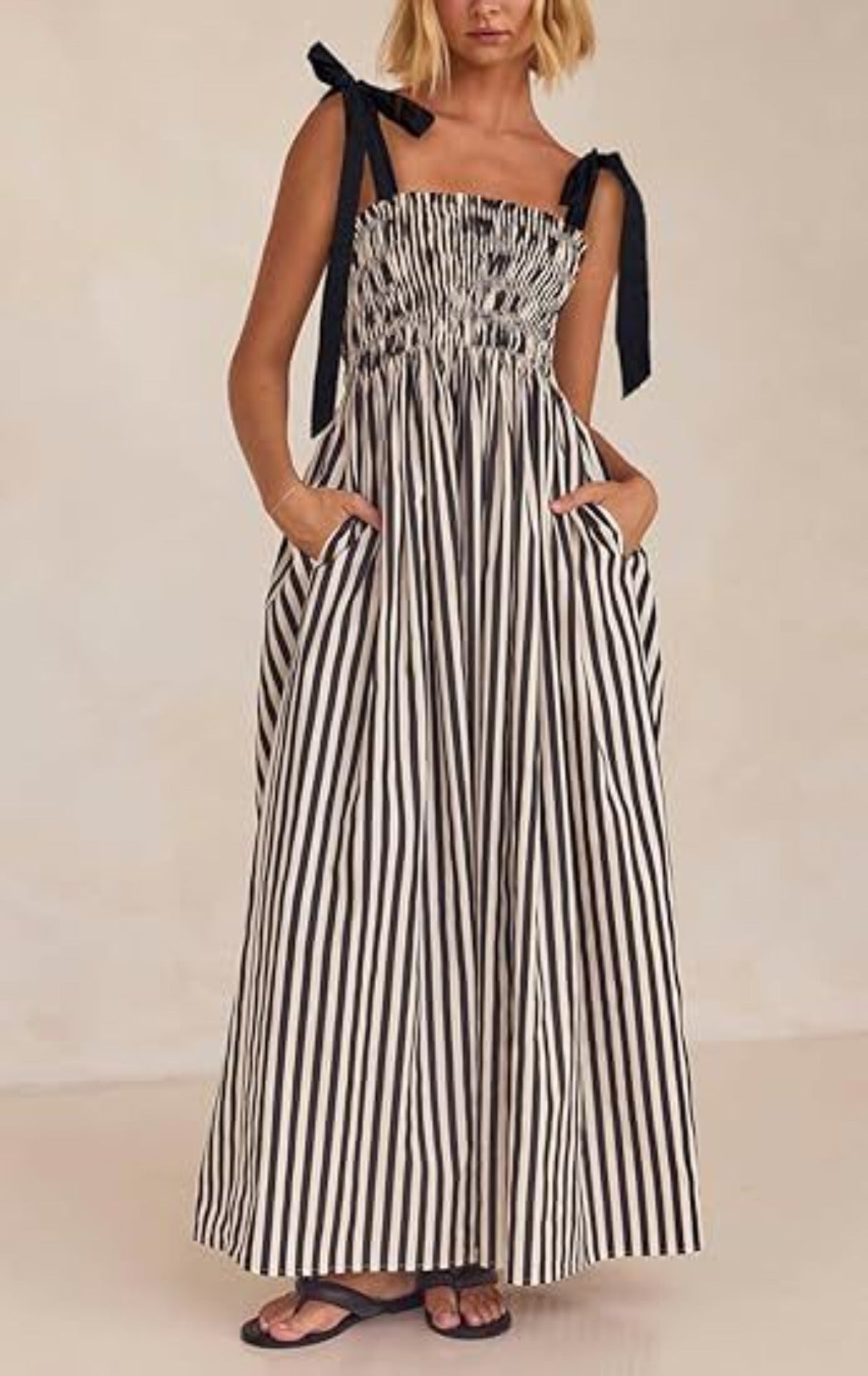 R&B | Gestreiftes Hosenträgerkleid mit Taschen