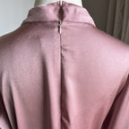 R&B | Elegant Satin GR&Bundenes Kleid