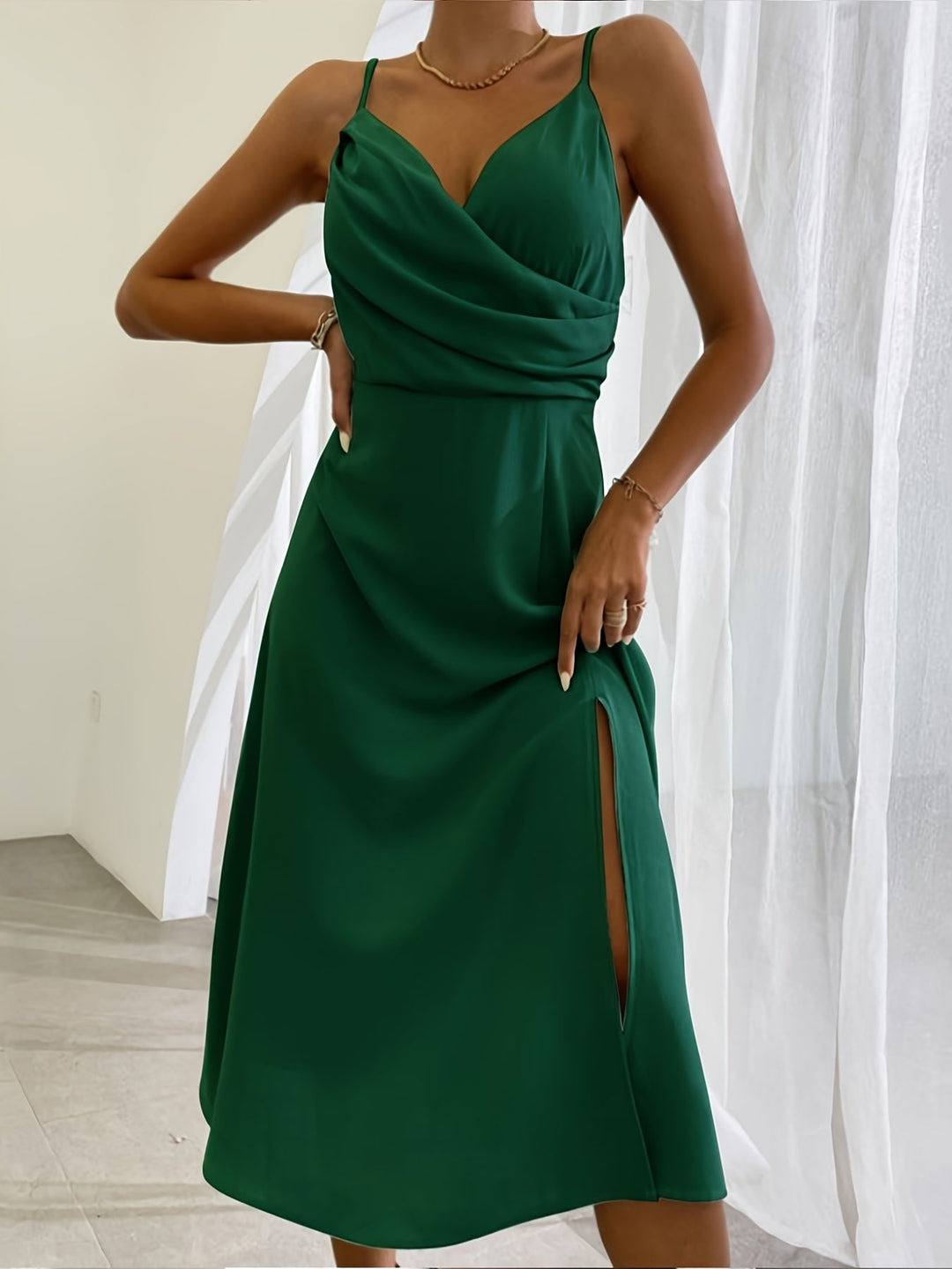 R&B | V-Ausschnitt Midikleid mit Druck und Schlitz