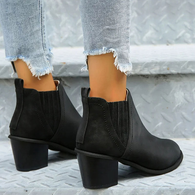 Vintage Stiefeletten mit dicken Absätzen R&B