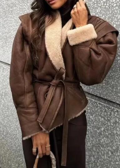 R&B | Wildleder Wickeljacke mit Fellbesatz