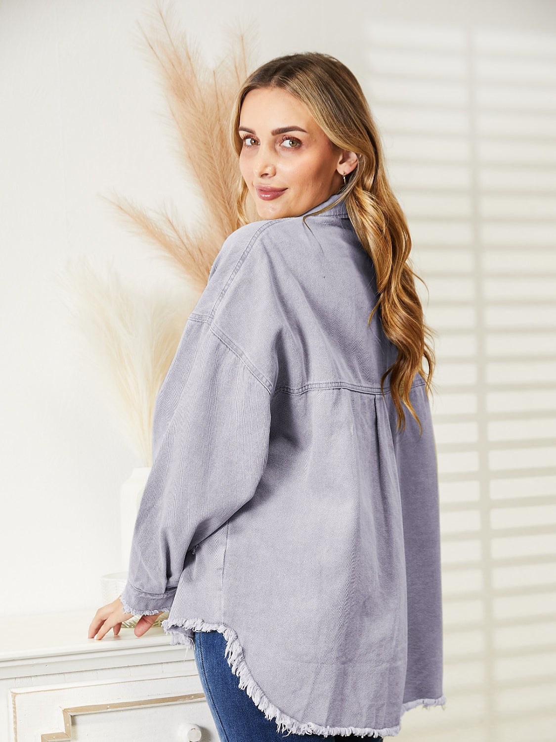 R&B | Zerrissene Rohsaum-Denimjacke