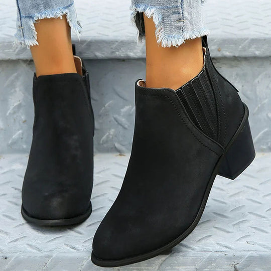 Vintage Stiefeletten mit dicken Absätzen R&B