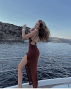 R&B | Doppelseitiges Strickkleid mit hohem Schlitz und Hosenträgern