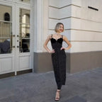 R&B | Kontrastfarbenes Kleid mit Polka-Dot-Print