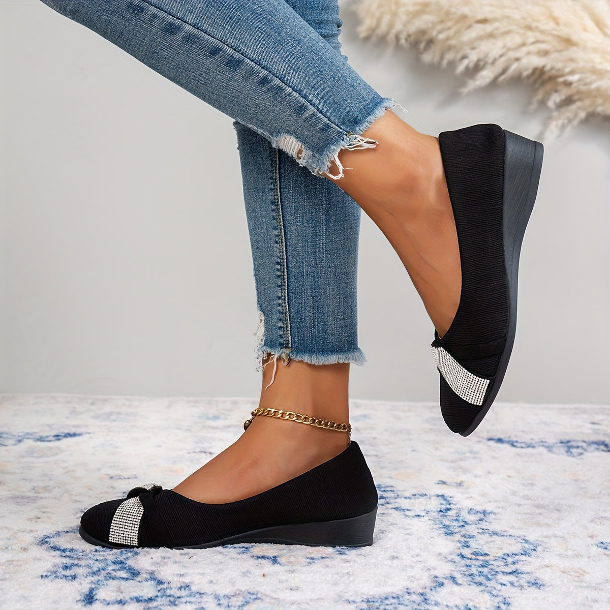 Elegante Kristall-Bogen-Keilabsatz-Sandalen R&B R&B