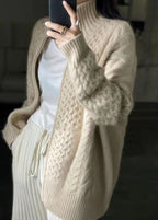 R&B | Strickjacke mit hohem Halsausschnitt