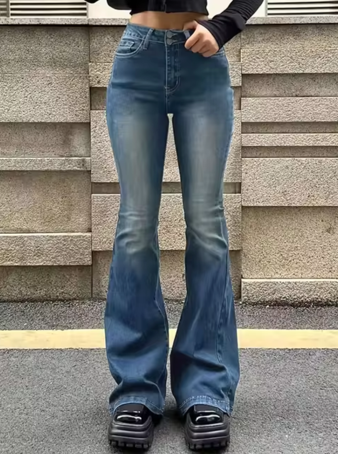 R&B | Schicke High-Waist-Schlagjeans für Damen