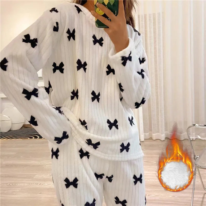 R&B | Fleece Komfort Schlafanzug - Süß, warm und bequem in 7 trendigen Varianten