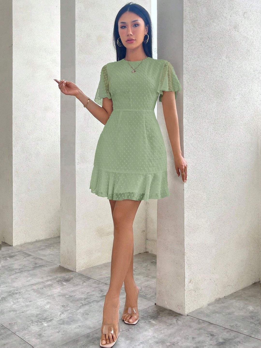 R&B | Dreidimensionales Kleid mit Rüschenrand und Punkten