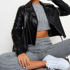 R&B | Damen Slim Fit PU-Lederjacke mit silbernen Ketten