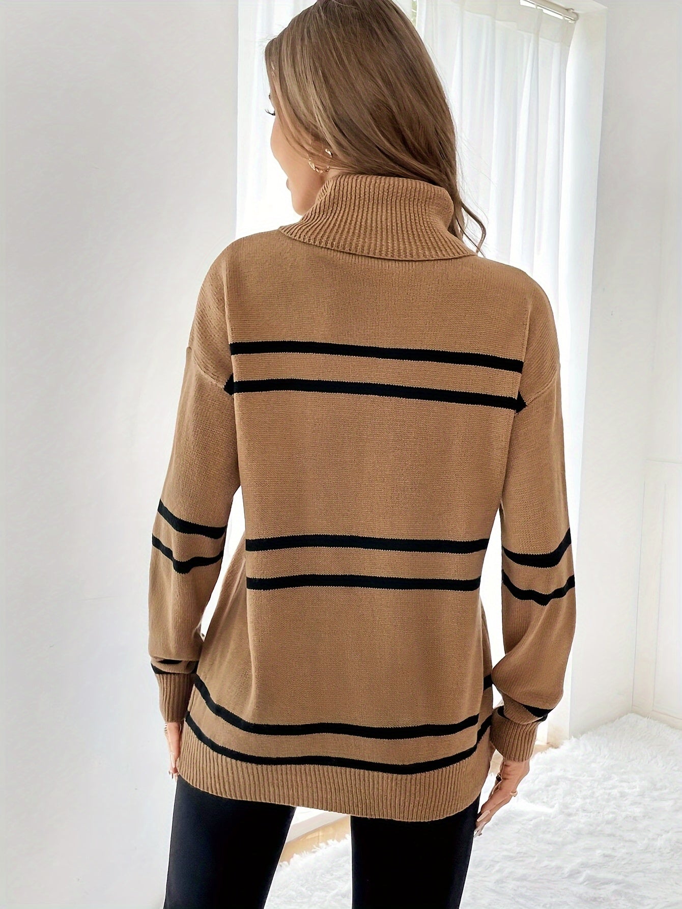 R&B | Gestreifter Rollkragenpullover