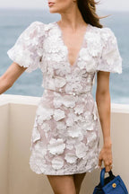 Florales Minikleid mit Puffärmeln