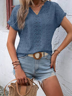 R&B | T-Shirt Mit Eingekerbtem Ausschnitt Und Lochstickerei