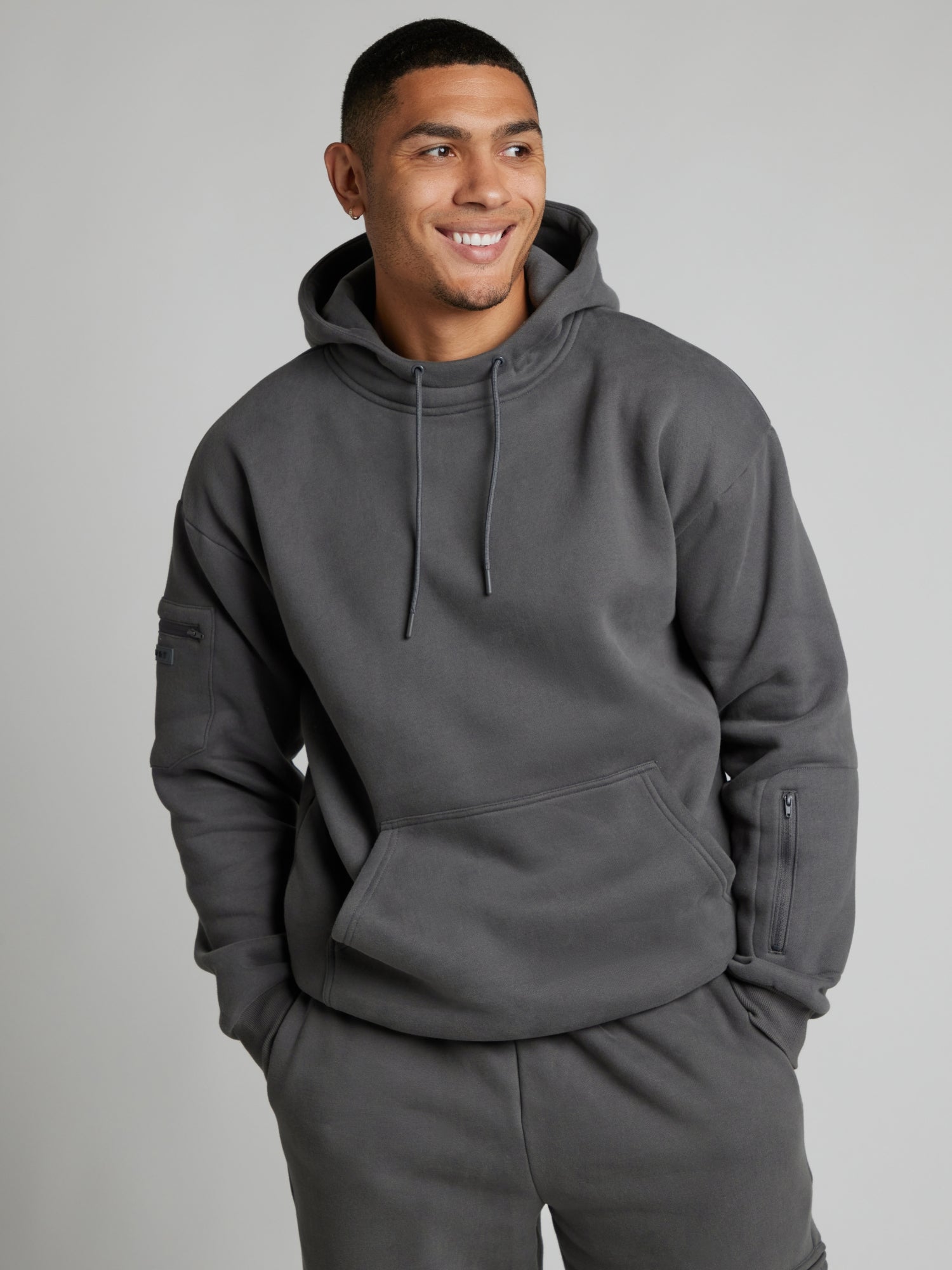 R&B | Bequemer Reise-Hoodie mit Flugmodus-Grafik
