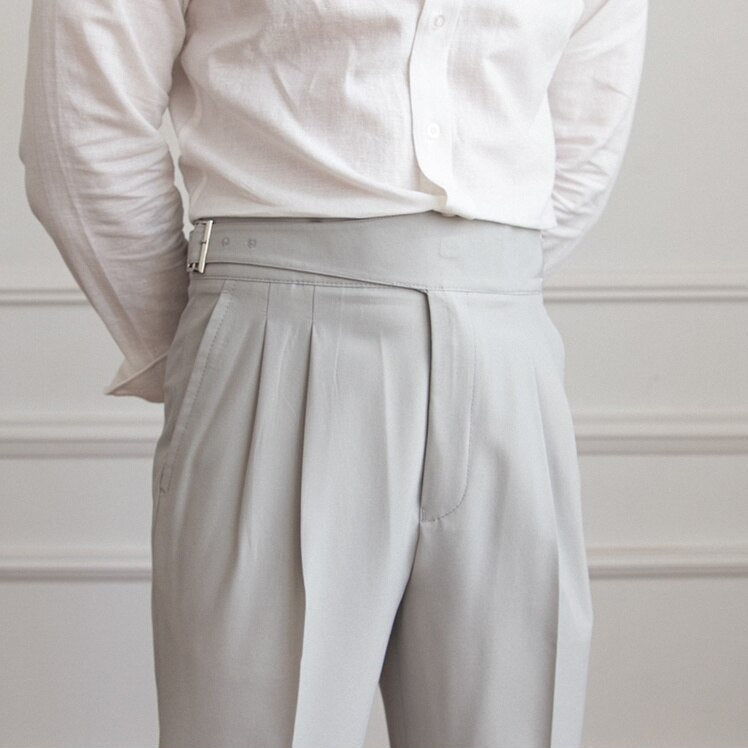 R&B Classic: Stilvolle Hose mit Schnalle