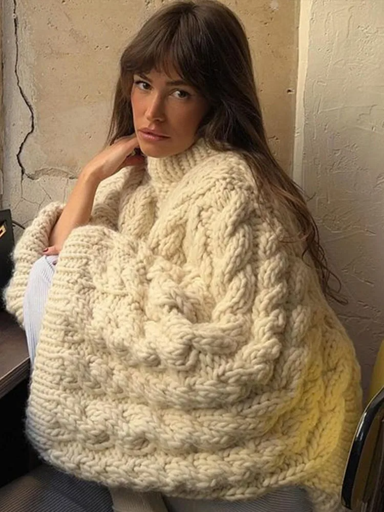 R&B | Grobstrick übergroßer Pullover mit hohem Kragen
