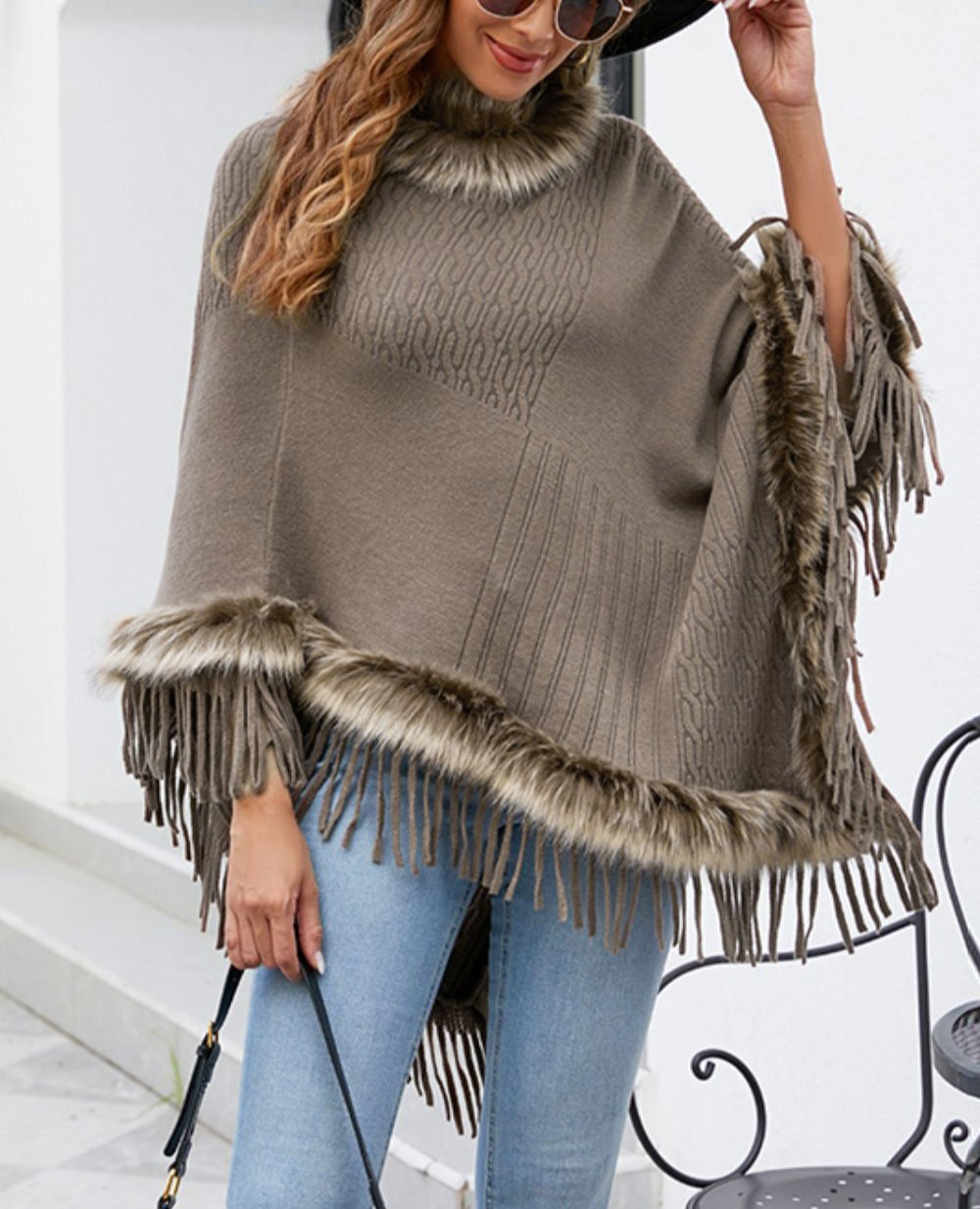 R&B | Elegante Damen Poncho mit Pelzkragen und Fransen