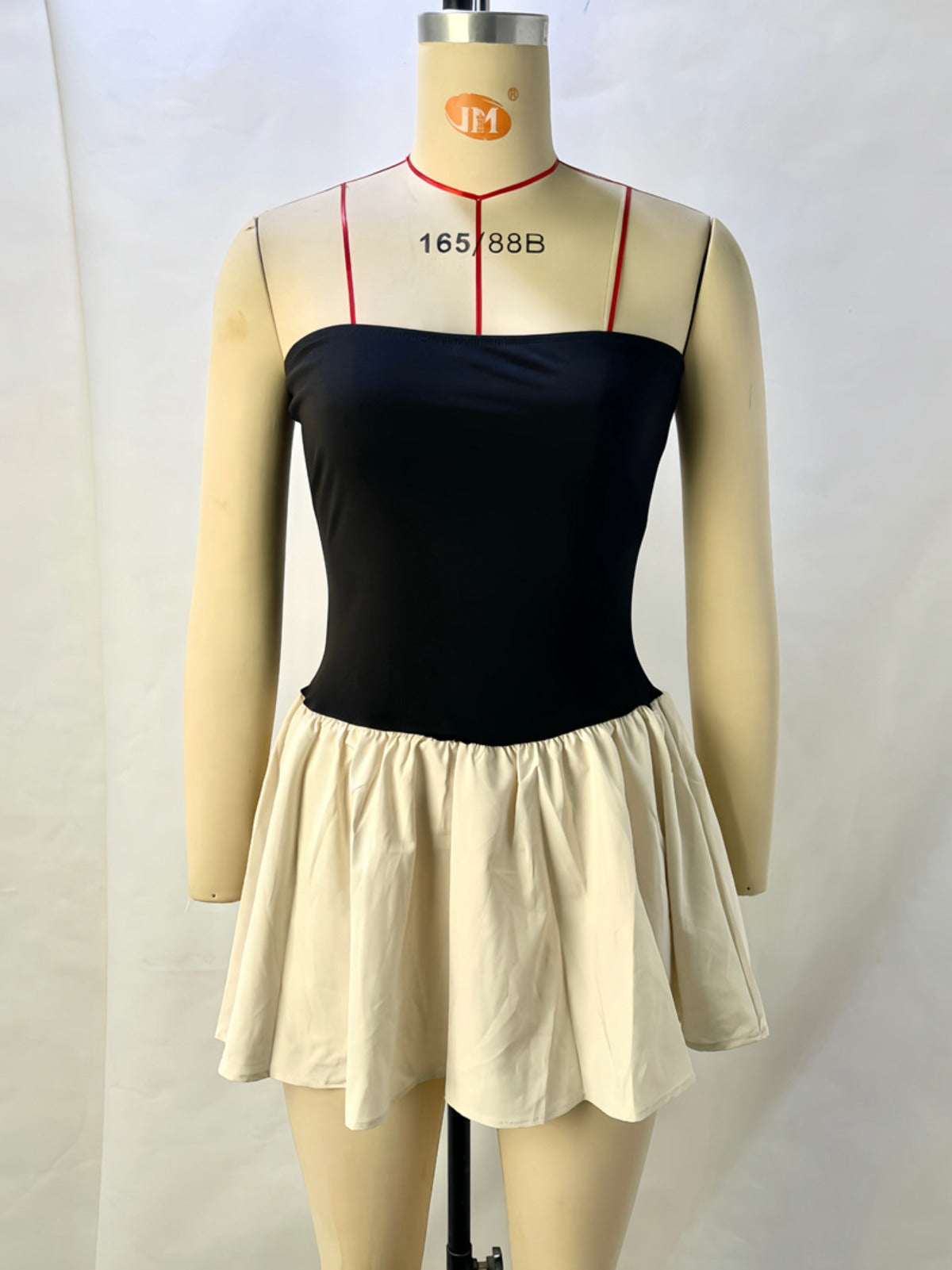 R&B | Ein-Wort-Kragen kontrastierende Farbe Spleißen plissiertes Kleid