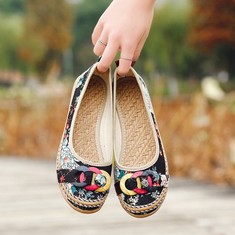 Damen nan floraler Textil-Slipper mit niedrigem Keilabsatz, dekorativer Ringapplikation und gepolstertem Komfortfußbett R&B