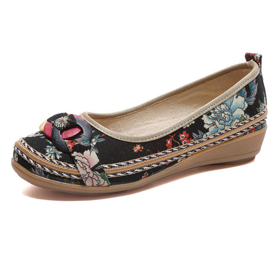 Damen nan floraler Textil-Slipper mit niedrigem Keilabsatz, dekorativer Ringapplikation und gepolstertem Komfortfußbett R&B