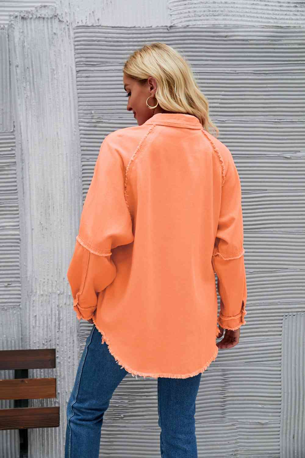 R&B | Raw Hem Kragen Denimjacke