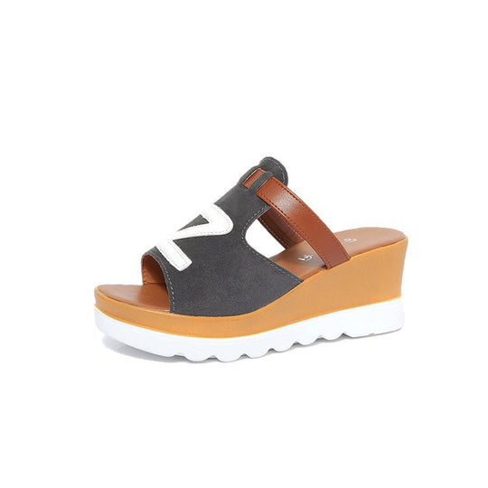 Damen nan Schlupf-Keilpantolette mit ergonomischer Wellenlaufsohle, gepolstertem Komfortfußbett und dekorativer Logoapplikation R&B