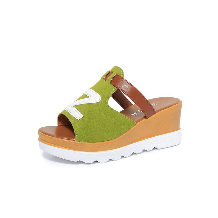 Damen nan Schlupf-Keilpantolette mit ergonomischer Wellenlaufsohle, gepolstertem Komfortfußbett und dekorativer Logoapplikation R&B