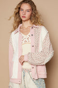 R&B | gesteppte Jacke mit Knöpfen, sichtbaren Nähten und floralem Muster