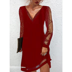 R&B | Solides Kleid mit Spitzenbesatz und V-Ausschnitt