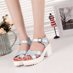 Damen nan Sandalette mit gepolstertem Wabenfußbett, gekreuzten Komfortriemen und robuster Profil-Blocksohle R&B