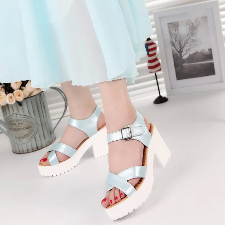 Damen nan Sandalette mit gepolstertem Wabenfußbett, gekreuzten Komfortriemen und robuster Profil-Blocksohle R&B