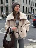 R&B | Kuschelige Teddyjacke mit Klassischem Kragen