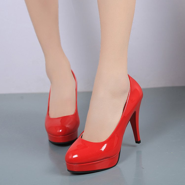 Damen Hochglanz Pumps mit elegantem Plateau und komfortablem Fußbett R&B