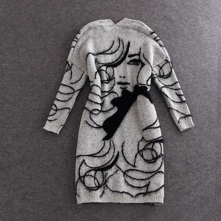 Damen Strickkleid mit kunstvollem Grafikdesign und elegantem V-Ausschnitt
