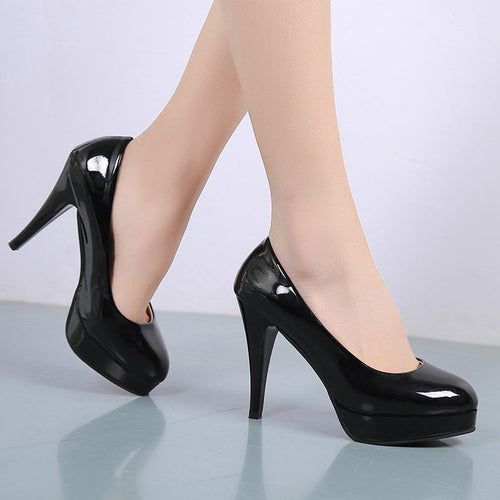 Damen Hochglanz Pumps mit elegantem Plateau und komfortablem Fußbett R&B