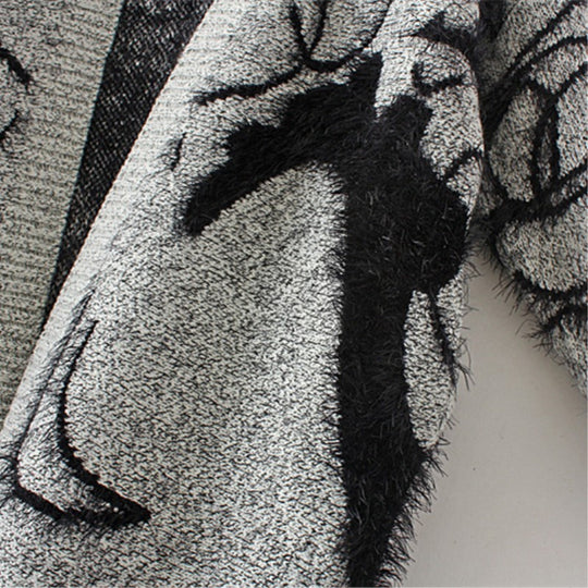 Damen Strickkleid mit kunstvollem Grafikdesign und elegantem V-Ausschnitt R&B