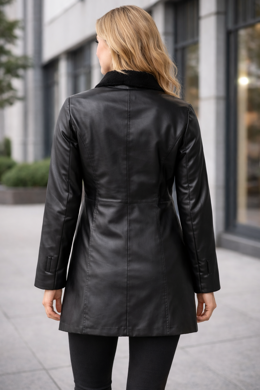 R&B | Eleganter Leder Trenchcoat